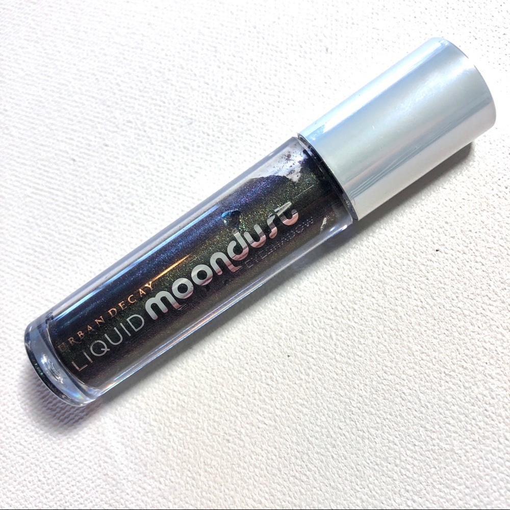 URBAN DECAY Liquid eyeliner